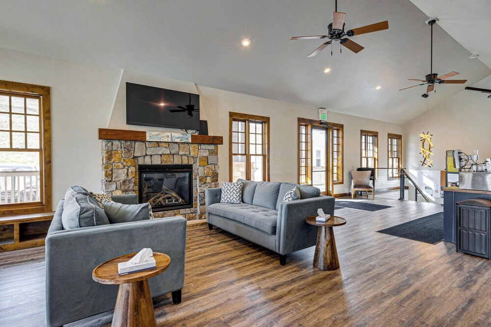 Granby Home w/ Hot Tub + Ski, Golf & Pool Access