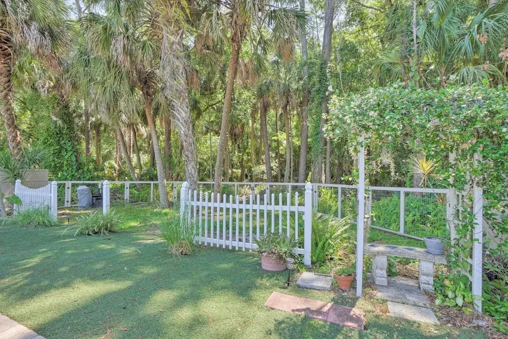 Tampa Home w/ Hot Tub ~ 15 Mi to Downtown