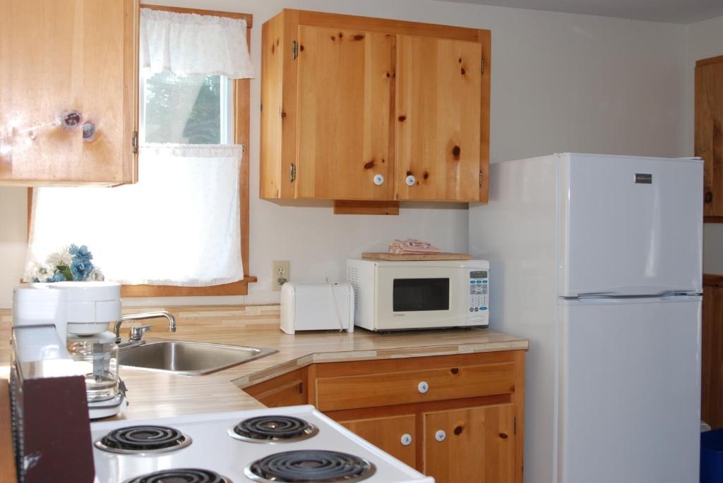 Shining Waters - Ingleside Cottages