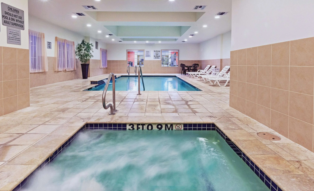 La Quinta by Wyndham Columbus TX