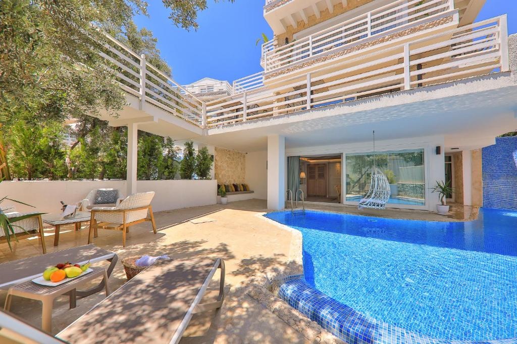Kalkan Saray Suites Hotel