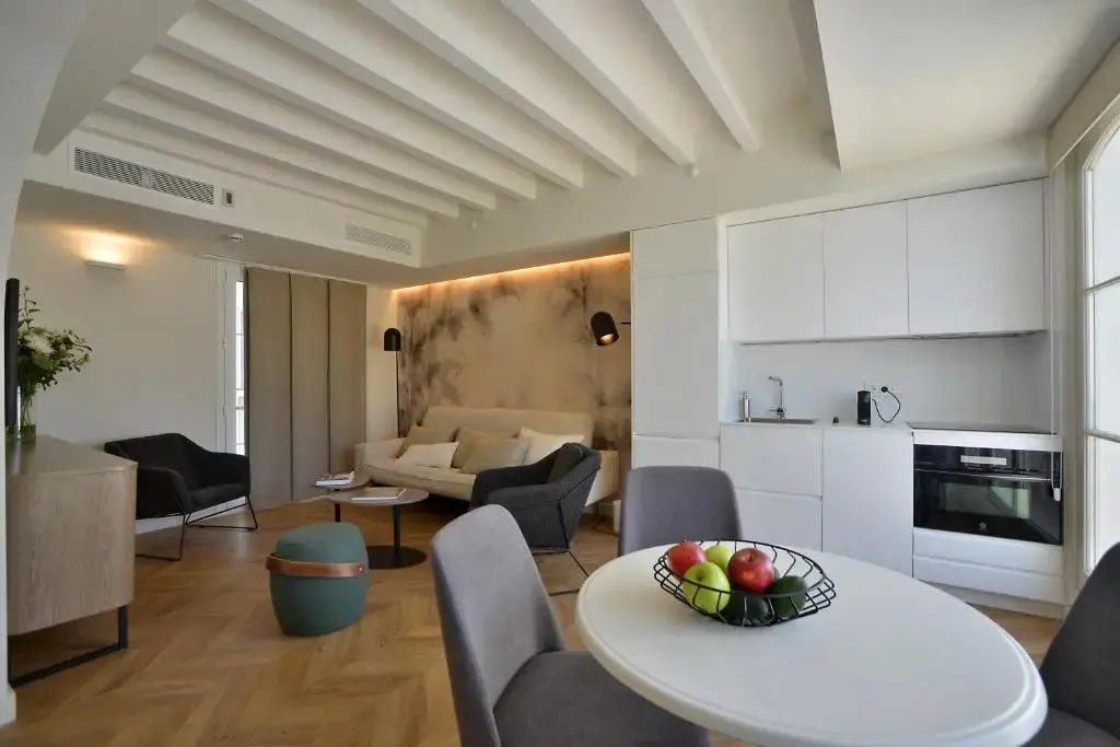 Plaza Mina Suites