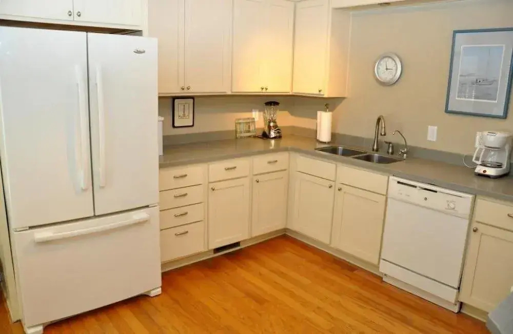 Surf Chalet - 4 Br home by RedAwning