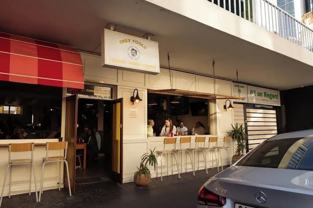 Foools Inn - Trendy Rooms available in the Heart of Sea Point!
