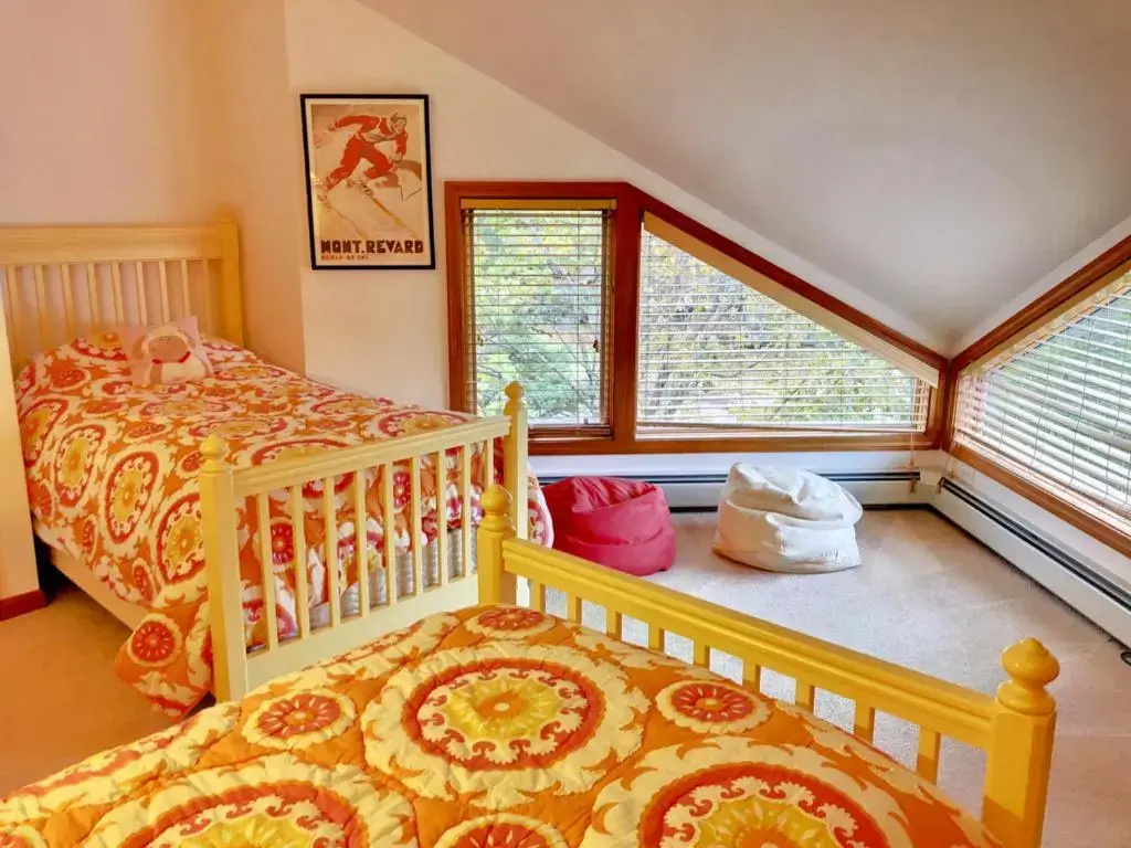 C3 Crawford Ridge Townhome with Mt Washington views - just a short walk from ski lodge and slopes