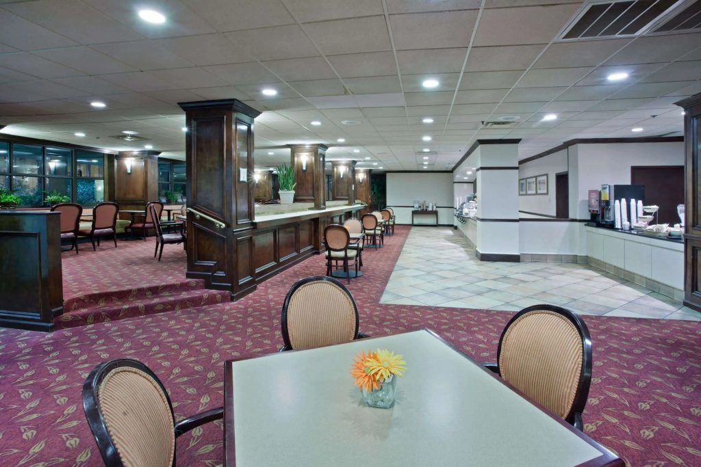 La Quinta Inn & Suites Downtown Conference Center