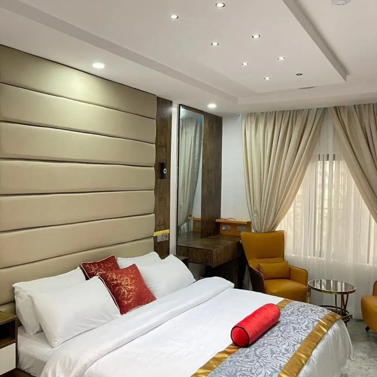 Super Luxurious 1-bed Apartment in Ikate