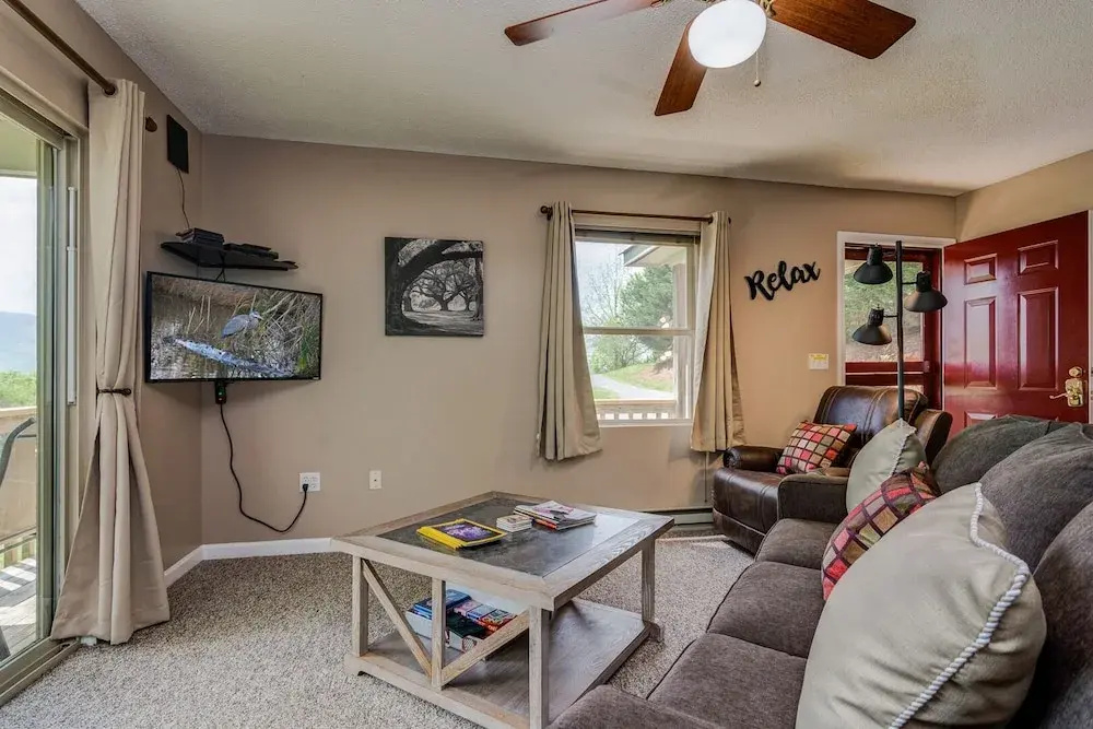 Eastern Sky - 1 Br Home