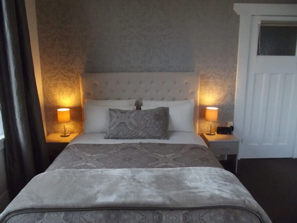 Majestic Mansions - Apartments at St Clair