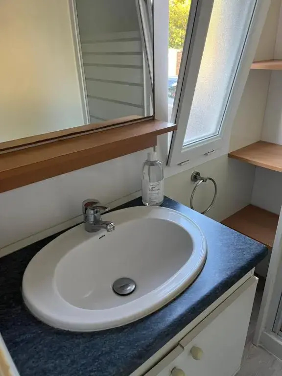 Mobil home bungalow 6 personnes villeneuve loubet plage marina baie des anges