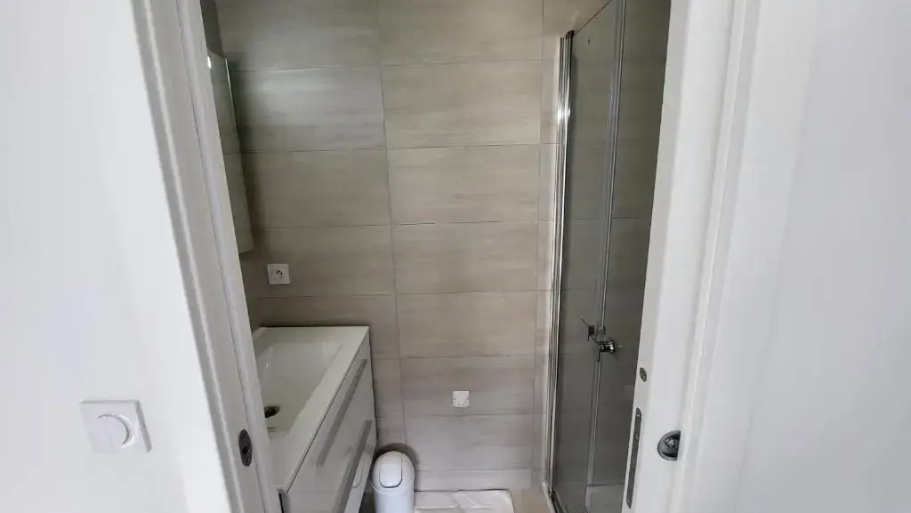 Villa Moderne de Standing avec Piscine Privée à 400m de la Plage - 4 Chambres