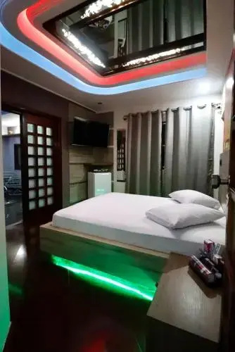 BRUHMOM MOTEL