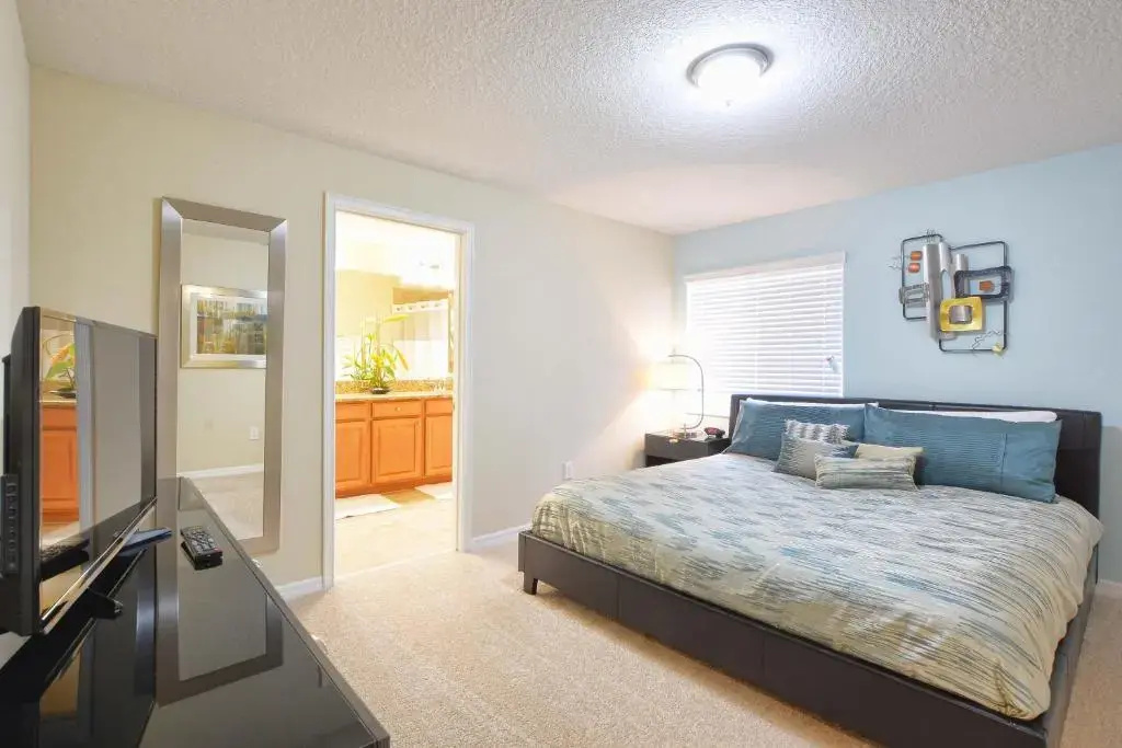 Five Bedrooms TownHome with Pool 4849