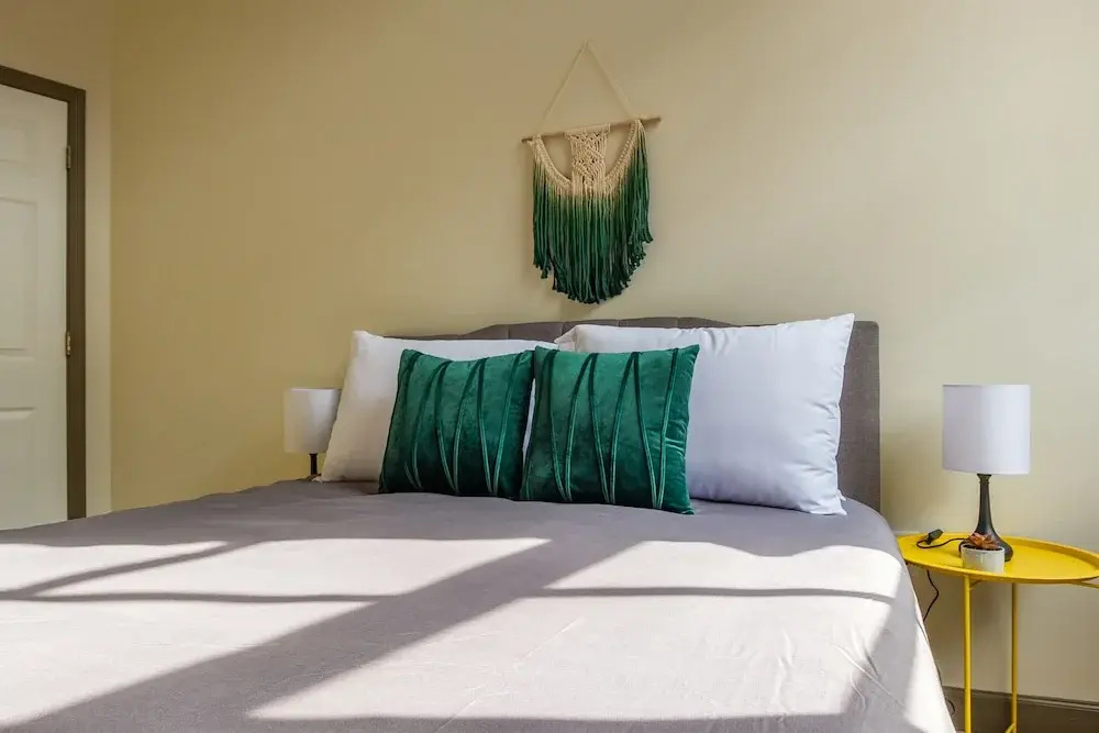 Spacious CLE Apartments by Frontdesk