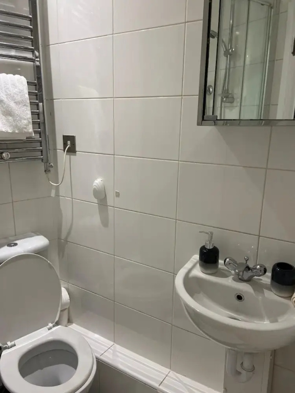 Modern 1 Bed Apartment