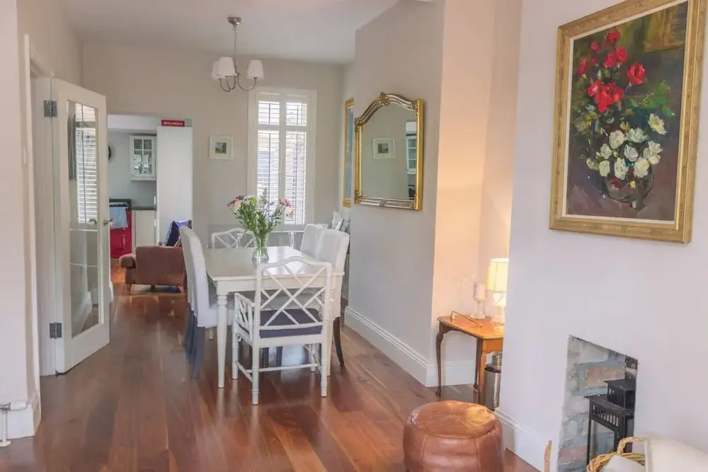 2 Bedroom House Near The Sea