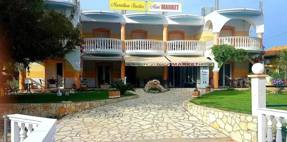 Marathon Studios & Apartments