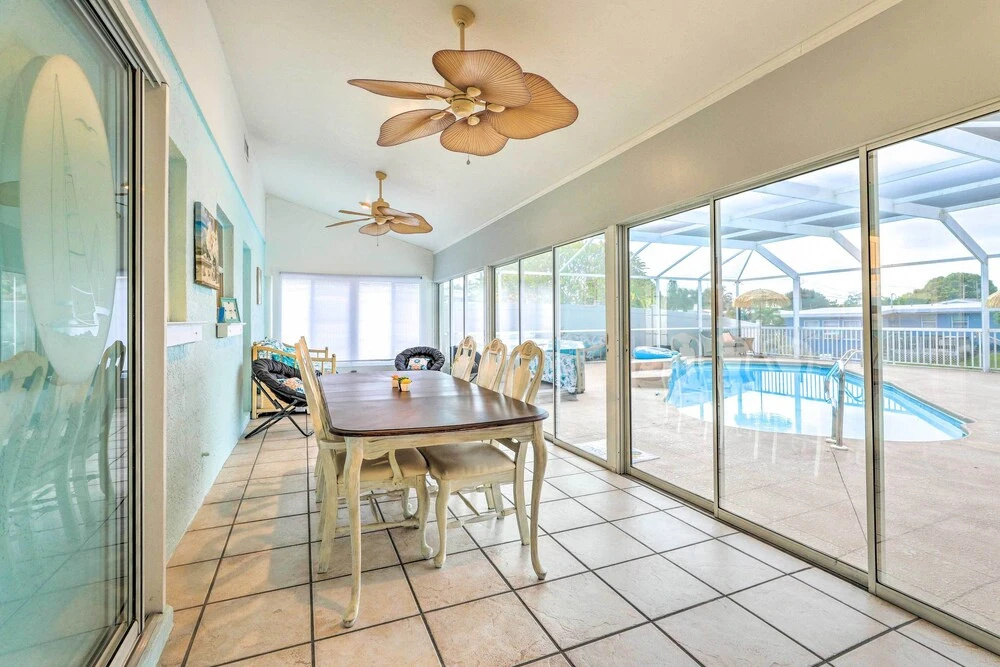 'ocean Breeze Oasis' w/ Boat Dock & Slip on Canal!