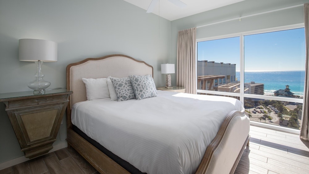 Luau I 7402/7404 - Flr14 - 3BR 3BA - "hurry Sundown"