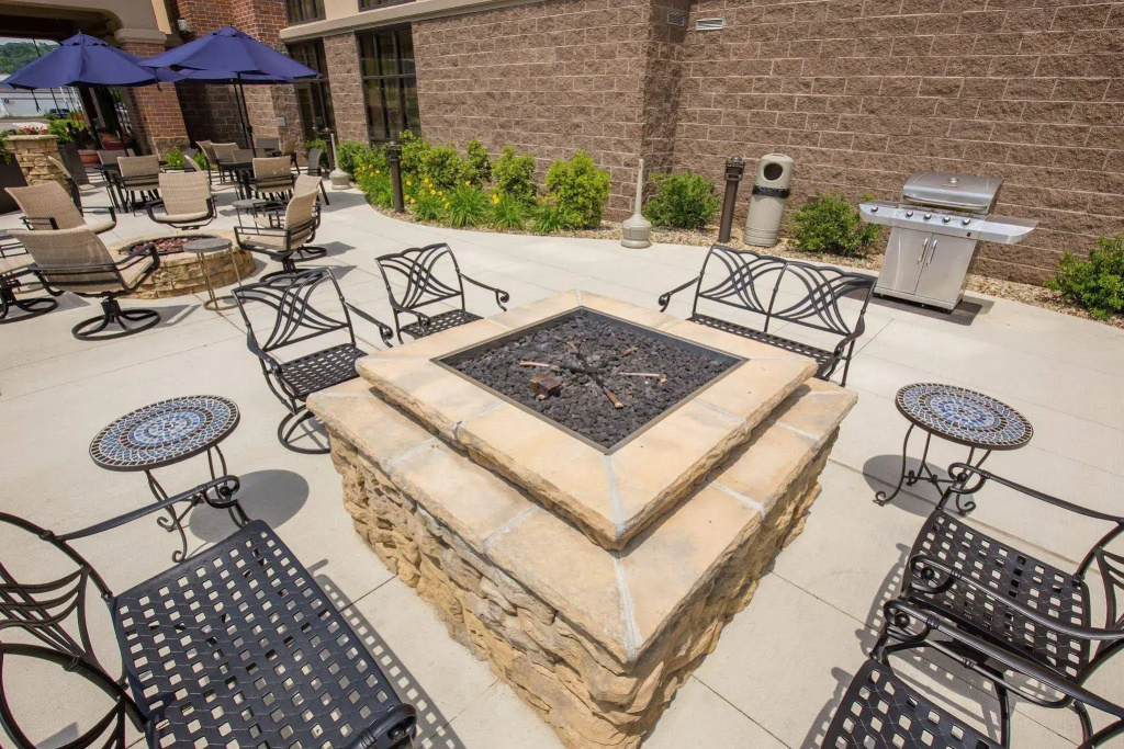 Hampton Inn & Suites - Pittsburgh/Harmarville, PA