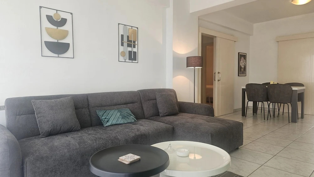 53 NIC - Stay Elion Apartment
