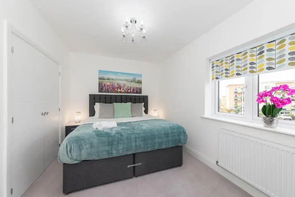 Greenfield's - New Modern 3 Bedroom Home - Johnstonen Close, Bracknell