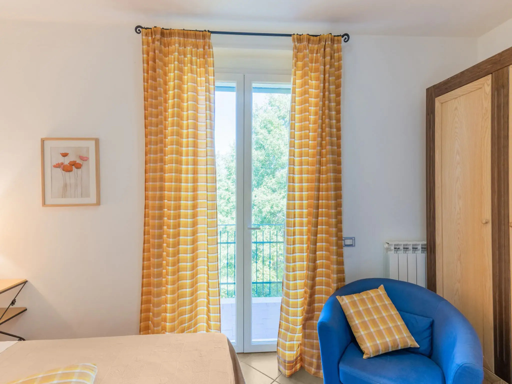 Romantic cottage in San Feliciano with garden