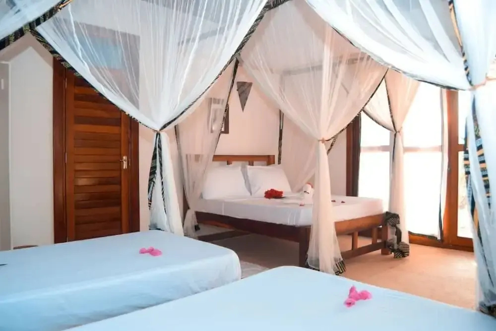 Kusini Beach Bungalows