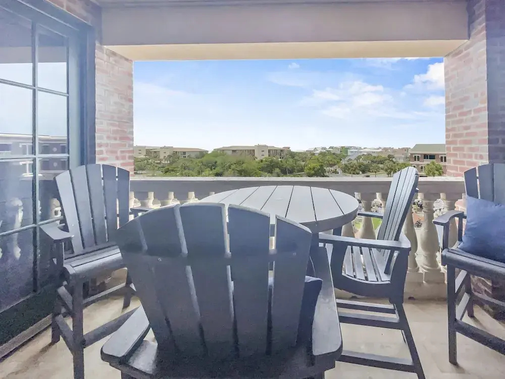 The Flipside 30A - 3 Br condo by RedAwning