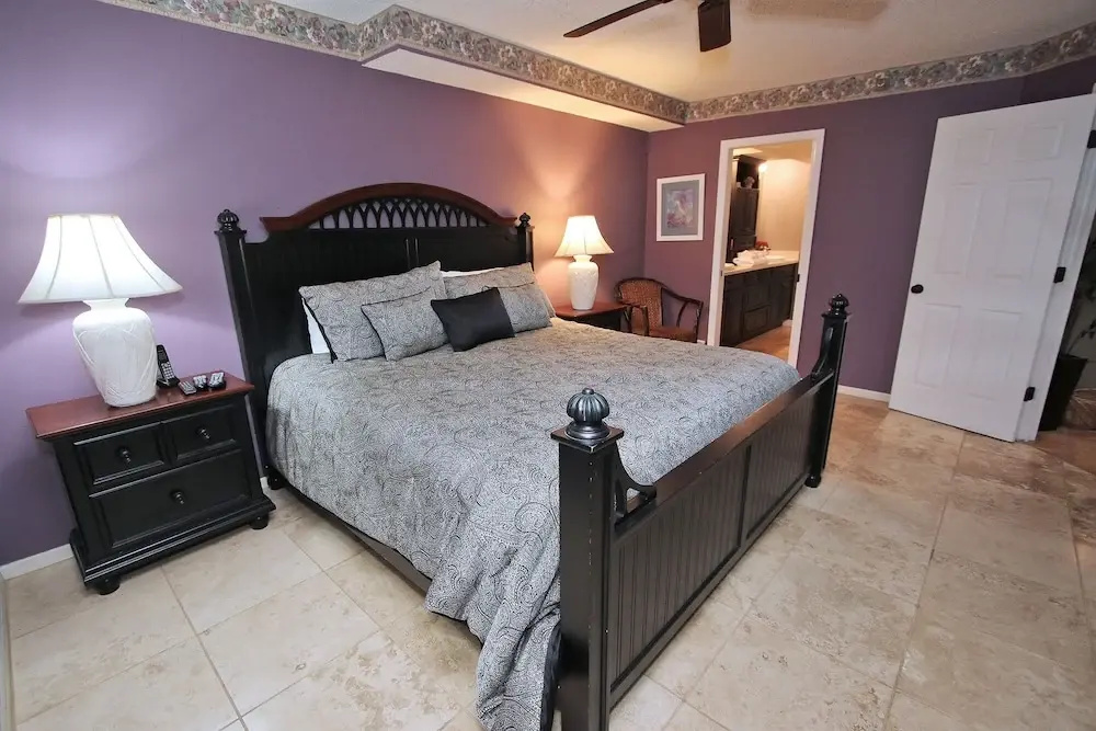 Pier House 402