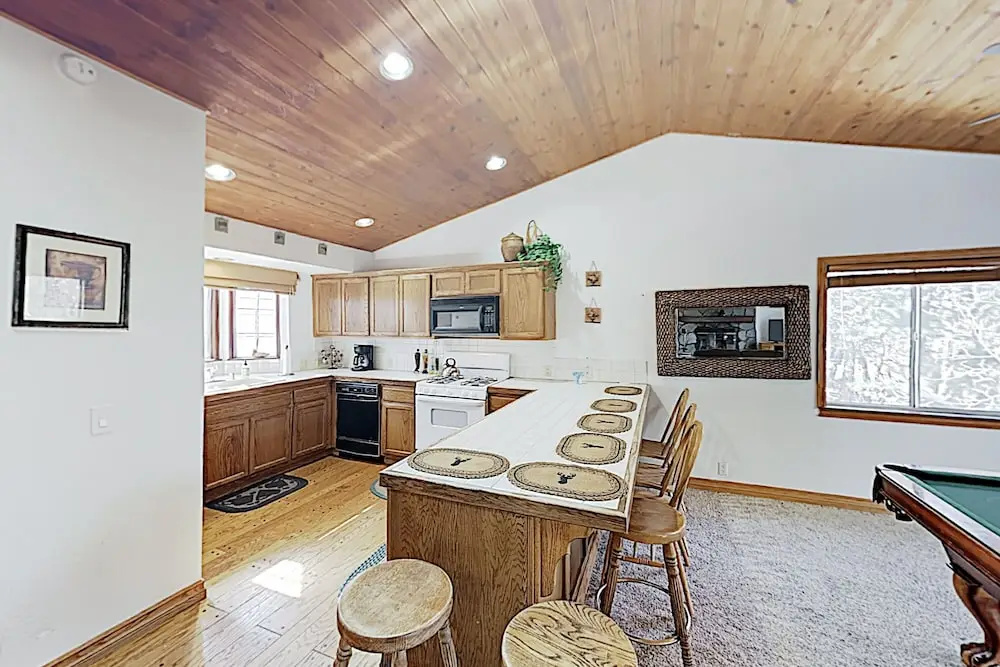 New Listing! Alpine W/ Private Hot Tub 3 Bedroom Home
