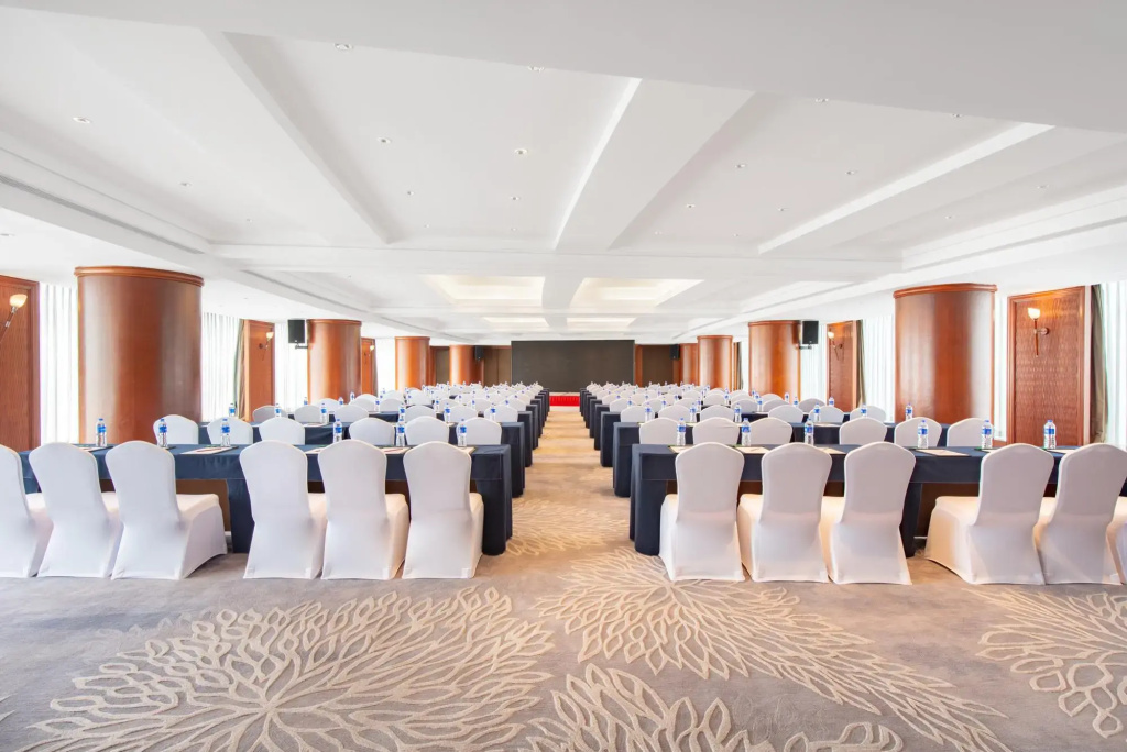 Crowne Plaza Zhuhai City Center by IHG