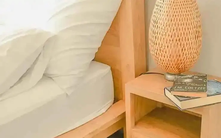 YAKTHAI POSHTEL