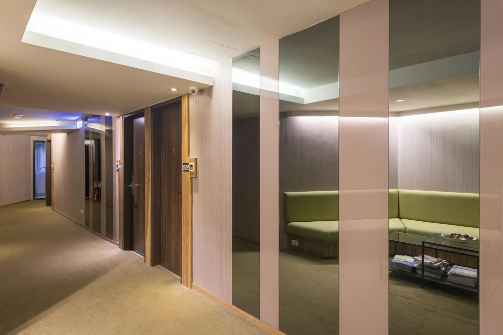 Jing Guang Hotel