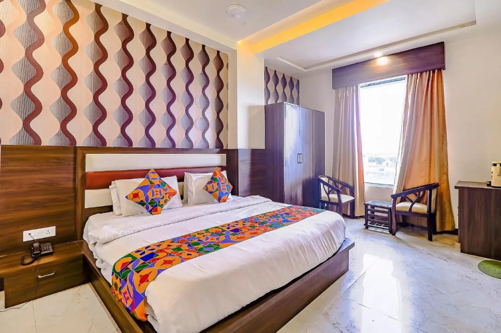 FabHotel World Link