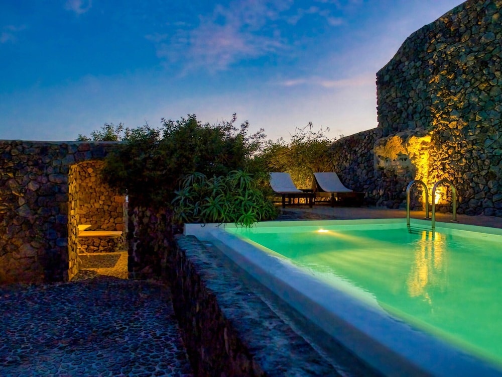 Extravagant Villa in Megalochori