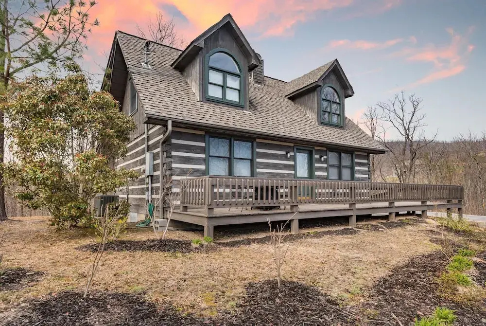 Smoky Mountain Dream 2 Bedroom Cabin by RedAwning