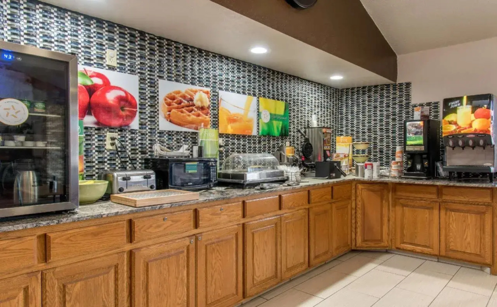 Lexington Inn and Suites