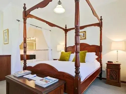 Wine and Roses Bed and Breakfast