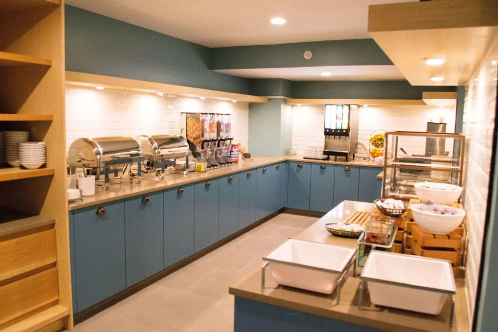 Country Inn & Suites by Radisson, Erie, PA