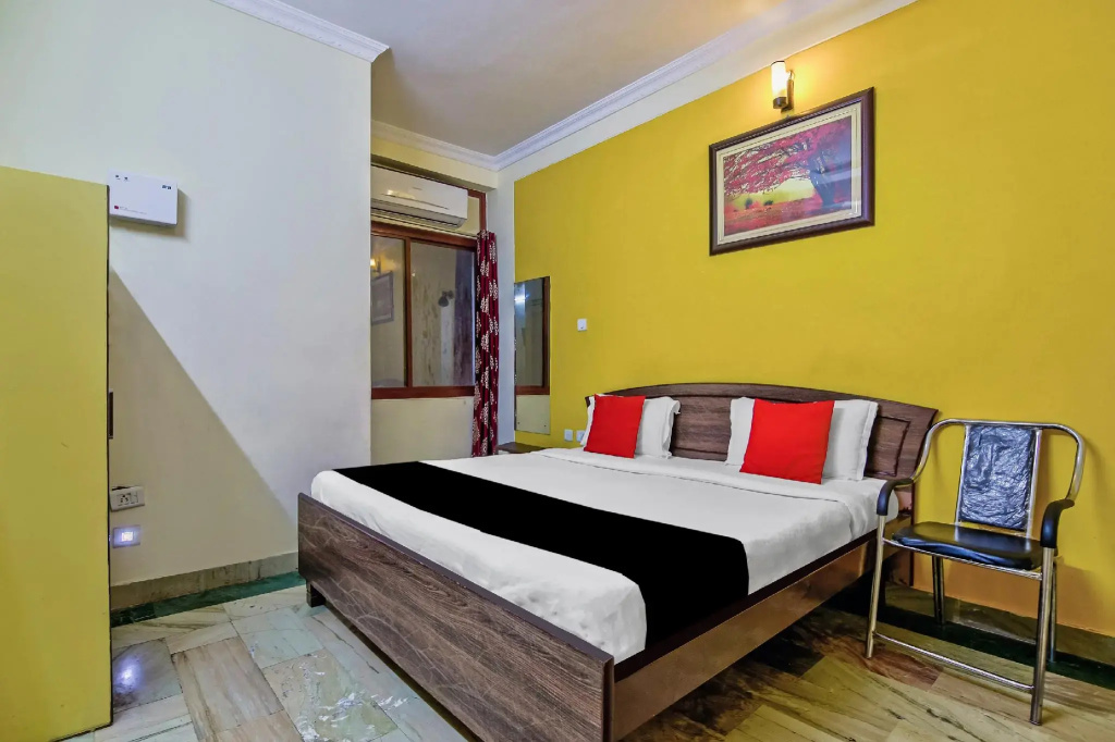 Collection O 41962 Hotel VS Continental