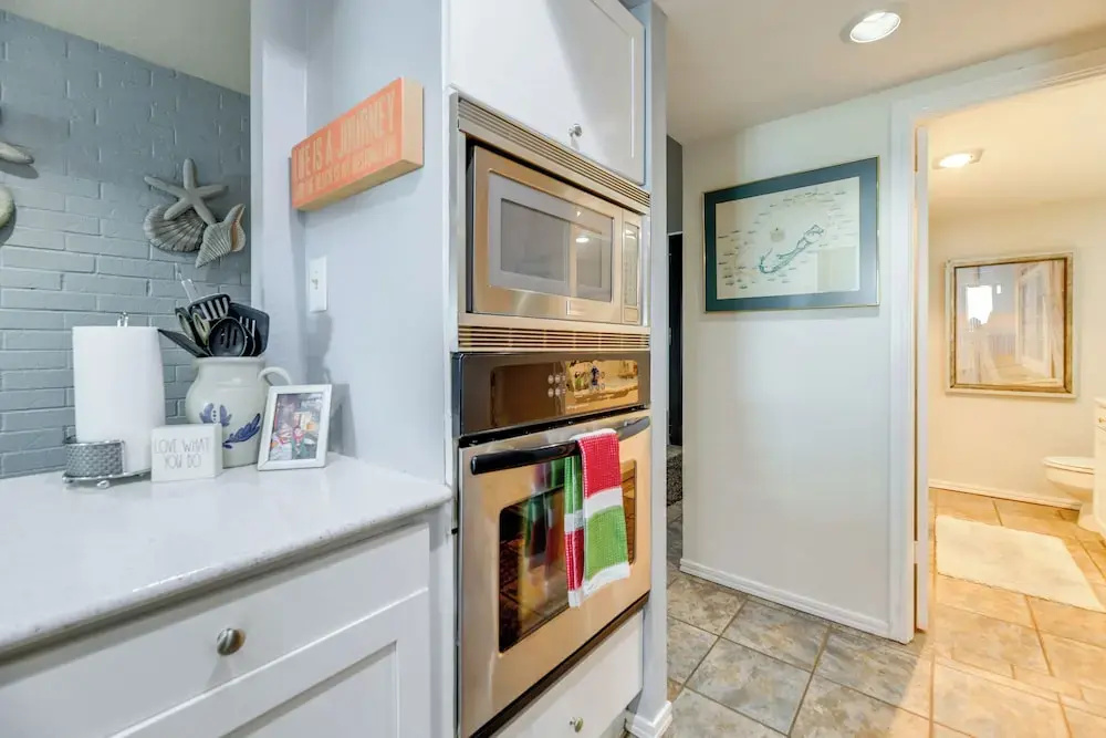 7th-floor Oceanfront Unit w/ Pools in Port Aransas