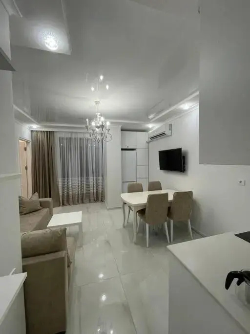 Lovely 1-bedroom apartment with pool.
