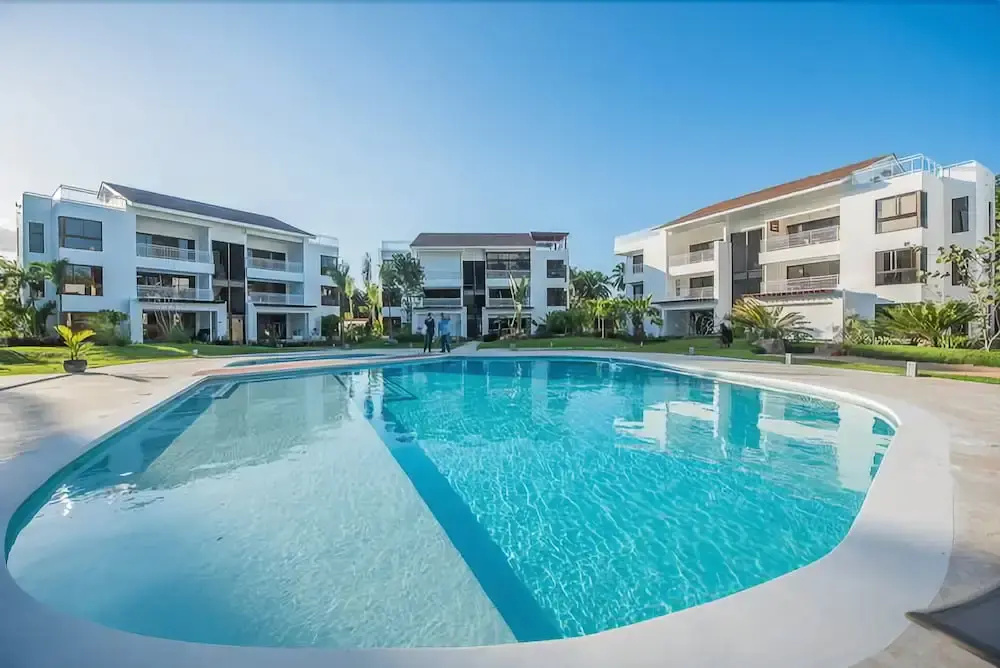 Los Cocos Residences