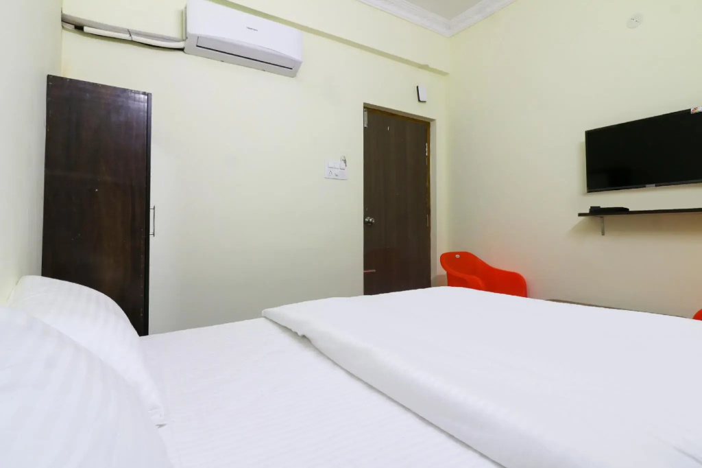 Super Hotel O Karakambadi Road Near Leela Mahal Circle