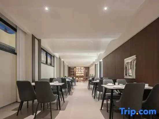 Sanya Coconut Sea Melody Hotel (Sanya Phoenix International Airport Branch)