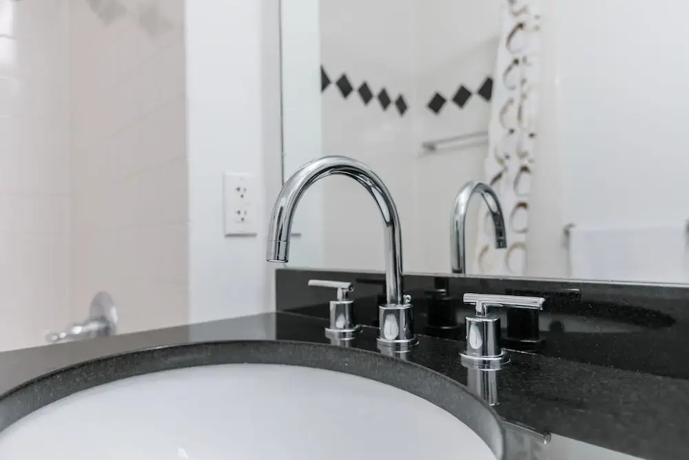 Finest Luxury 1 Bedroom Apartment