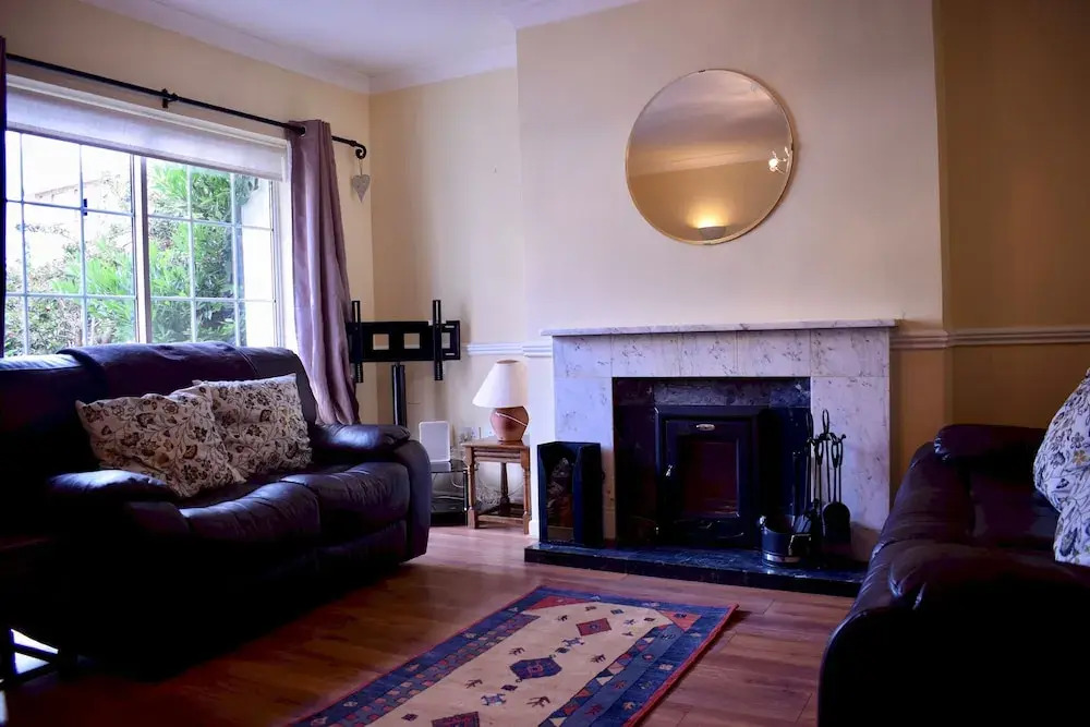 Cosy Dublin Apartment With Parking