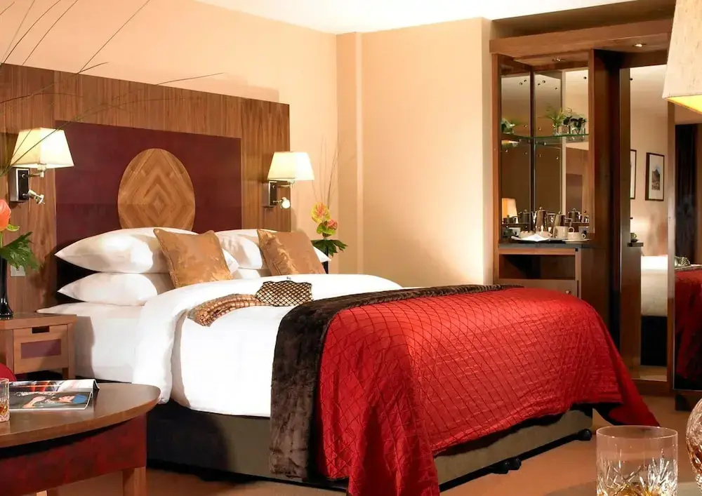Westport Plaza Hotel, Spa & Leisure