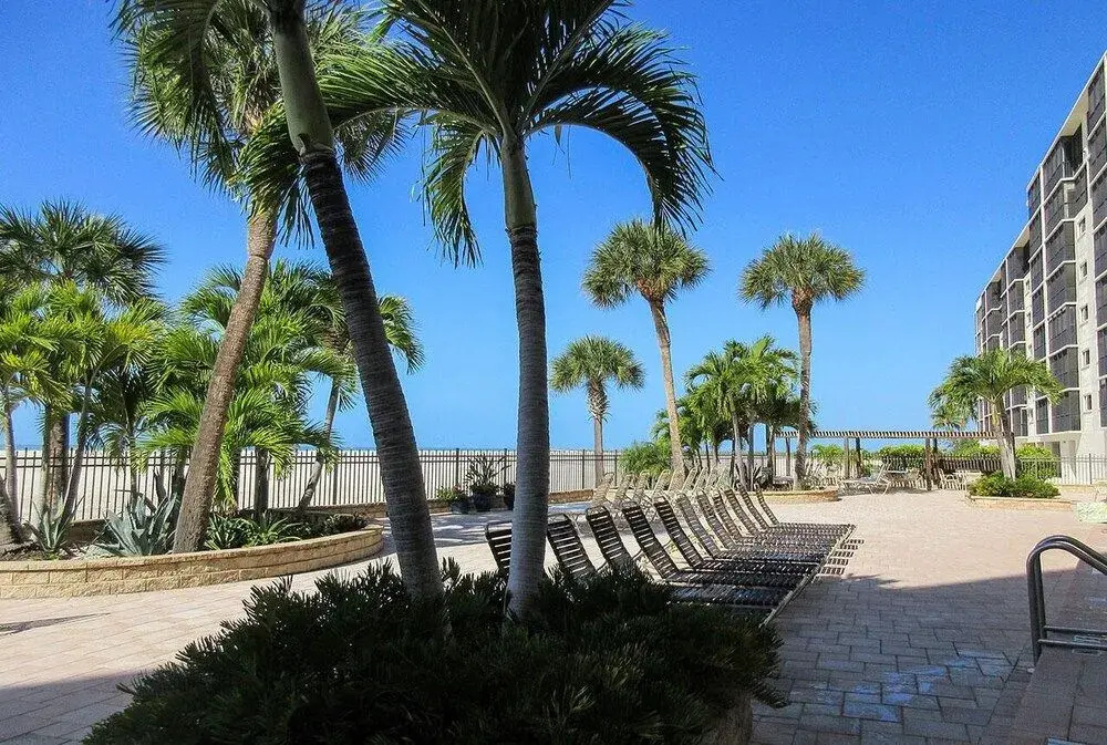 Carlos Pointe 421 - 2 Br Condo